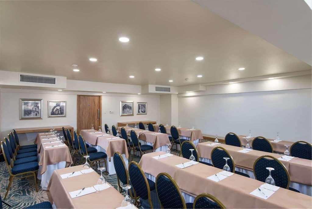 Radisson Hotel Santo Domingo Instalações foto